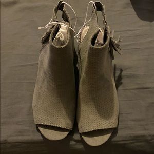 Grey justice wedge heels